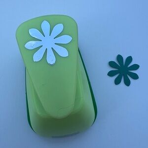 Marvy Uchida Daisy Paper Punch 1”x 1” Card Making Scrapbooking Crafting